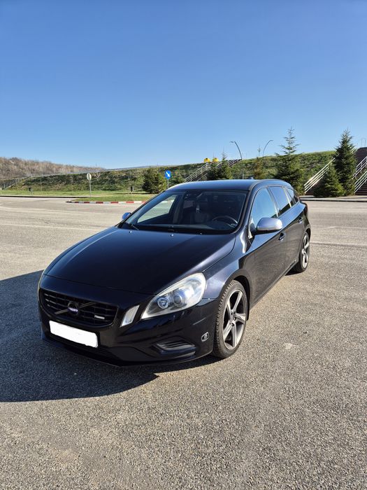 Volvo R-design V60-1.6 benzina-179 CP