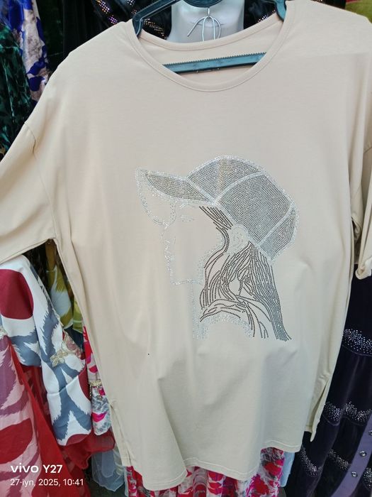 Yozgi futbolkalar qizlar uchun