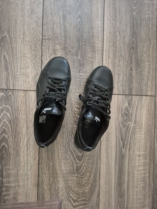 Женские кроссовки