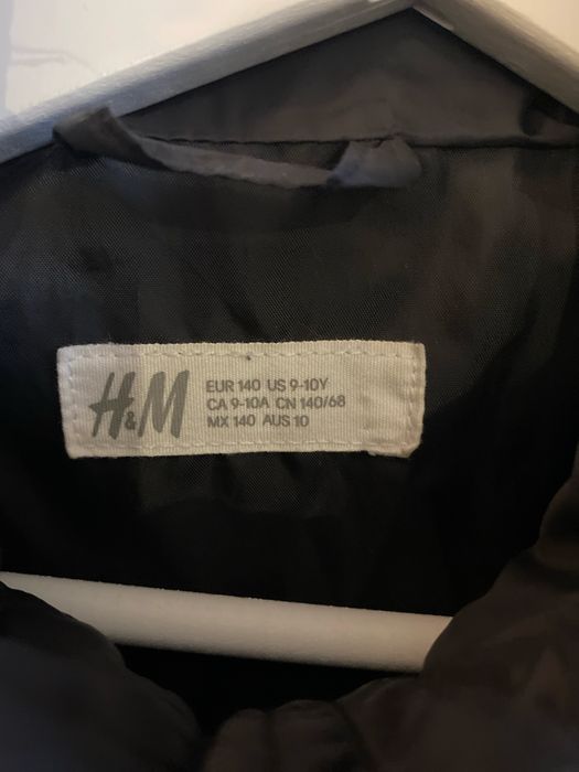 geaca H&M neagra marime EUR 140 9-10 ani