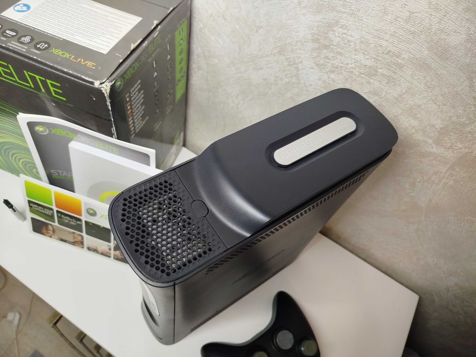 XBOX 360 ELITE с коробкой