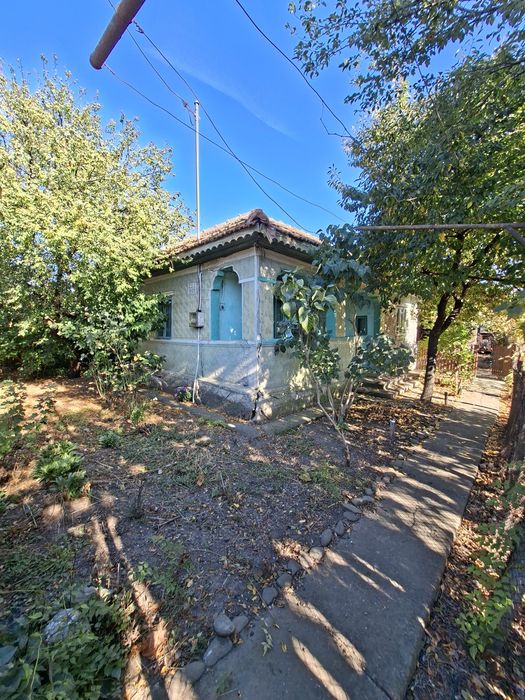 Casă bătrânească + teren de vânzare sat Cioceni, jud. Prahova