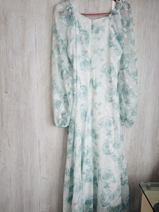 Елегантна дамска рокля