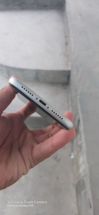Iphone 11 ozi 64 Gb. VC/A zo'r holatda. Sim registratsiya qilingan.