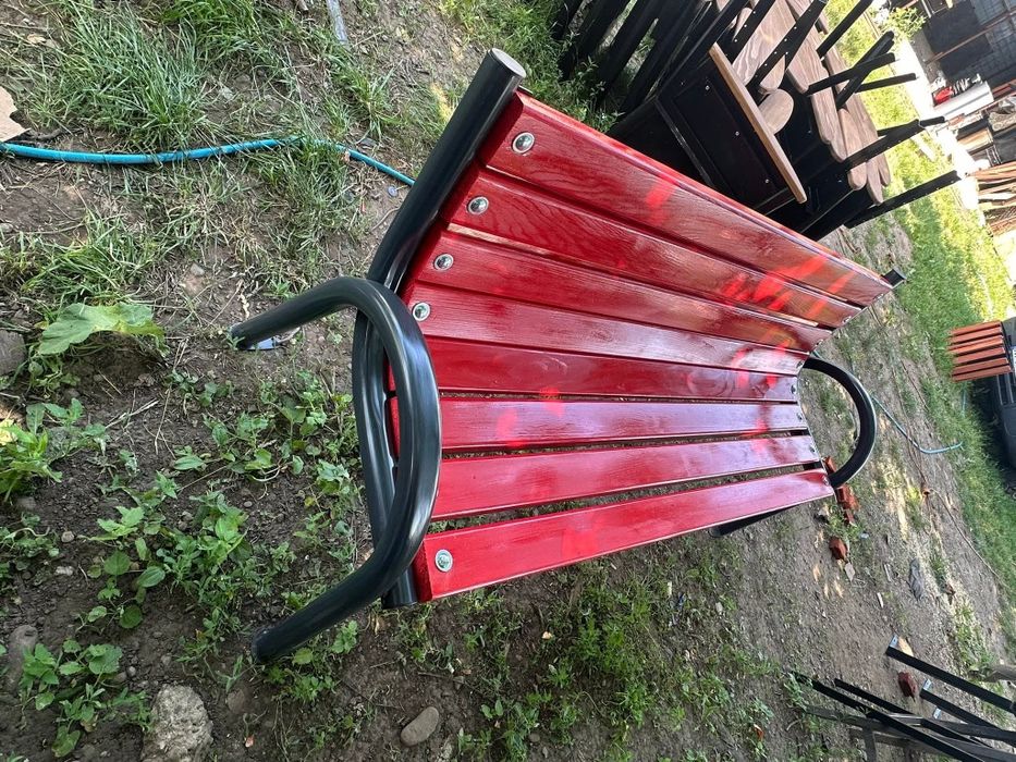 De vânzare bănci diferite modele