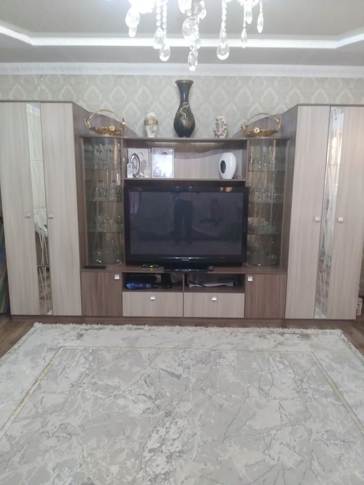 Продам стенку почти новая
