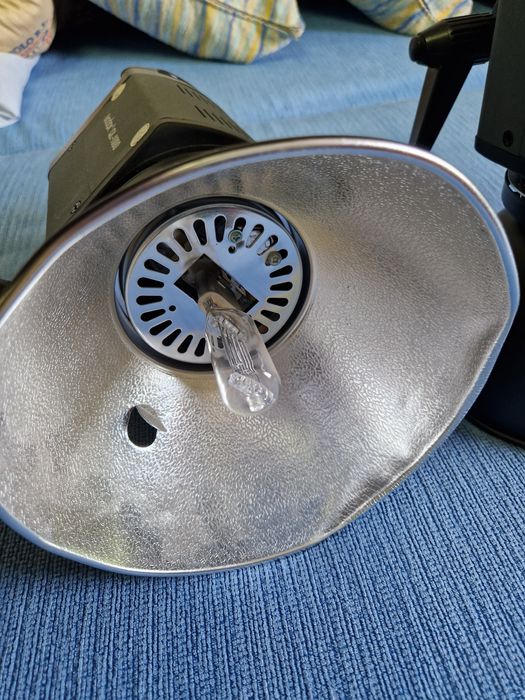 Постоянный свет Godox QL-1000