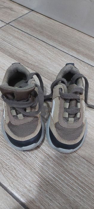 Incaltaminte mărimea 21, 22, 23, 24