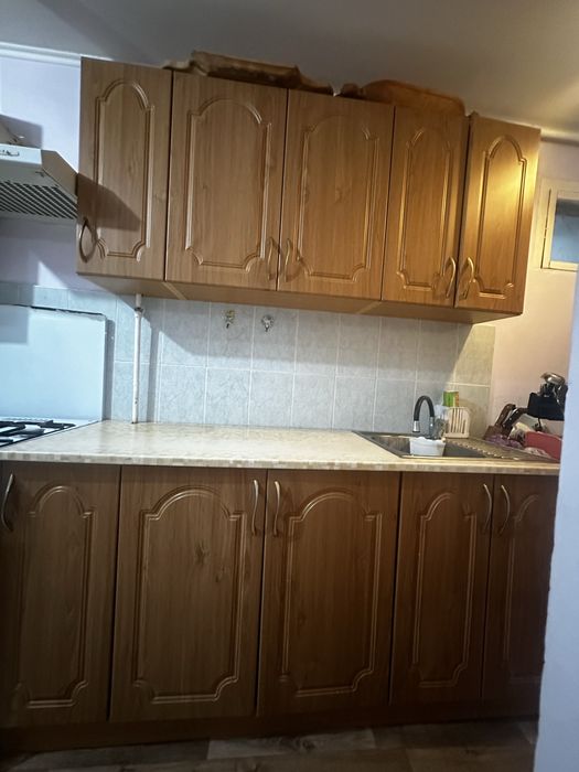 Продам кухонный гарнитур 4 метра