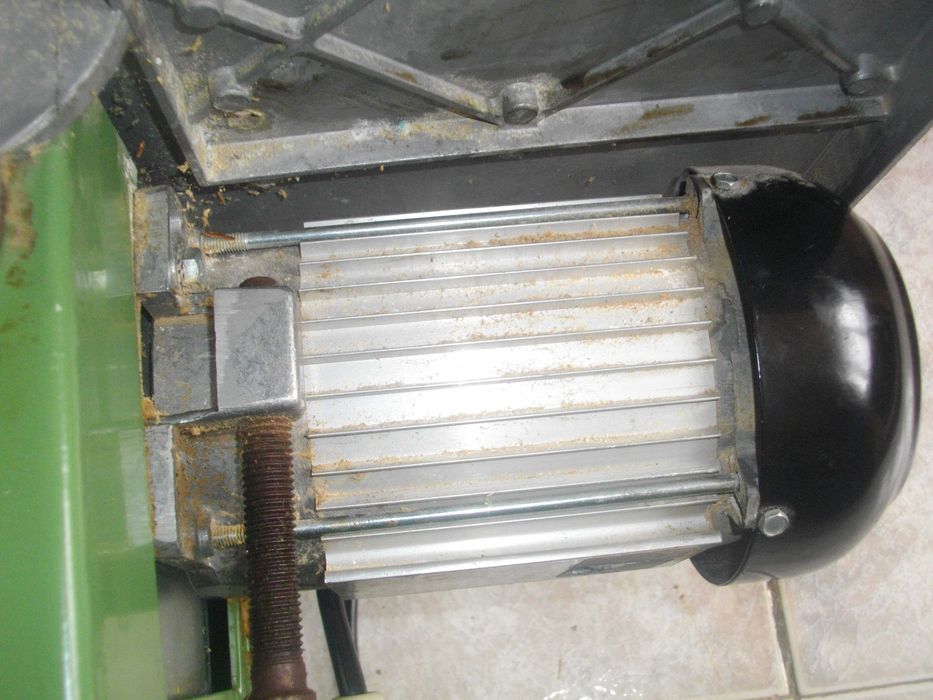 HANNING-700W-3.2A-Настолен Циркуляр-Професионален-Масивен-Ханнинг