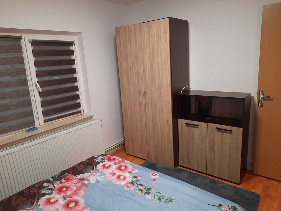 Inchiriez apartament