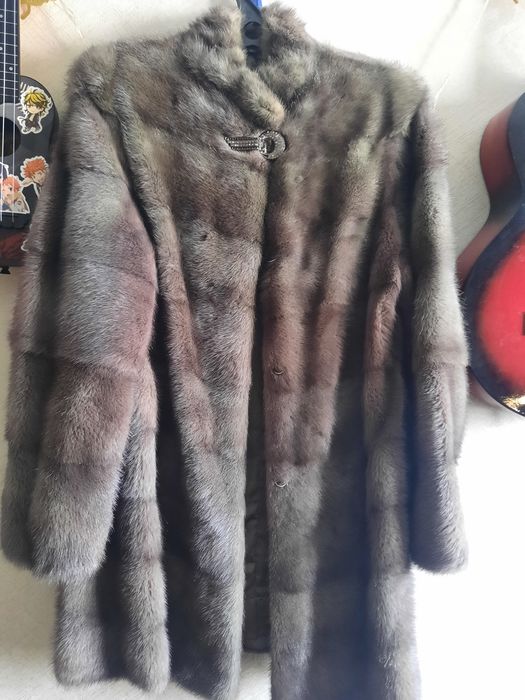 Продам шубу б/у .