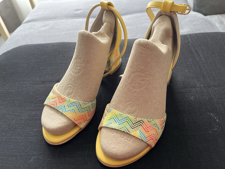 Sandale de piele natirala, noi nepurtate