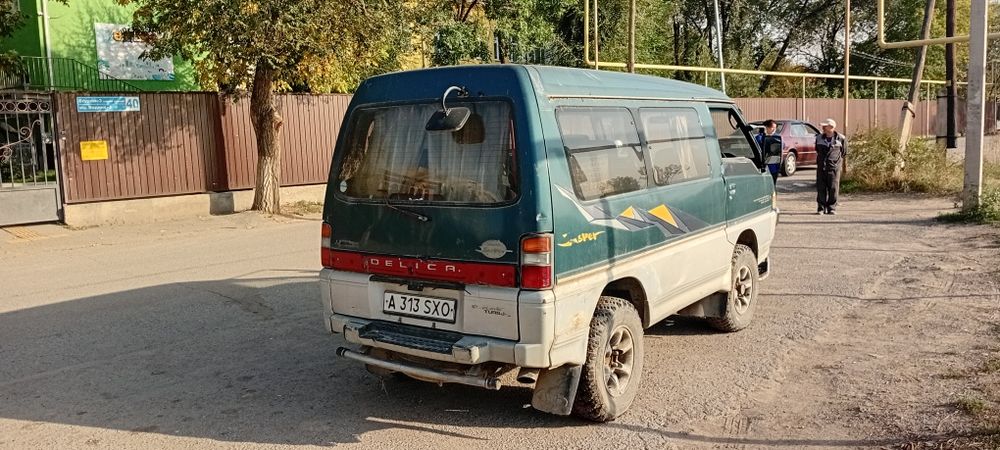 Mitsubishi Delica 1994