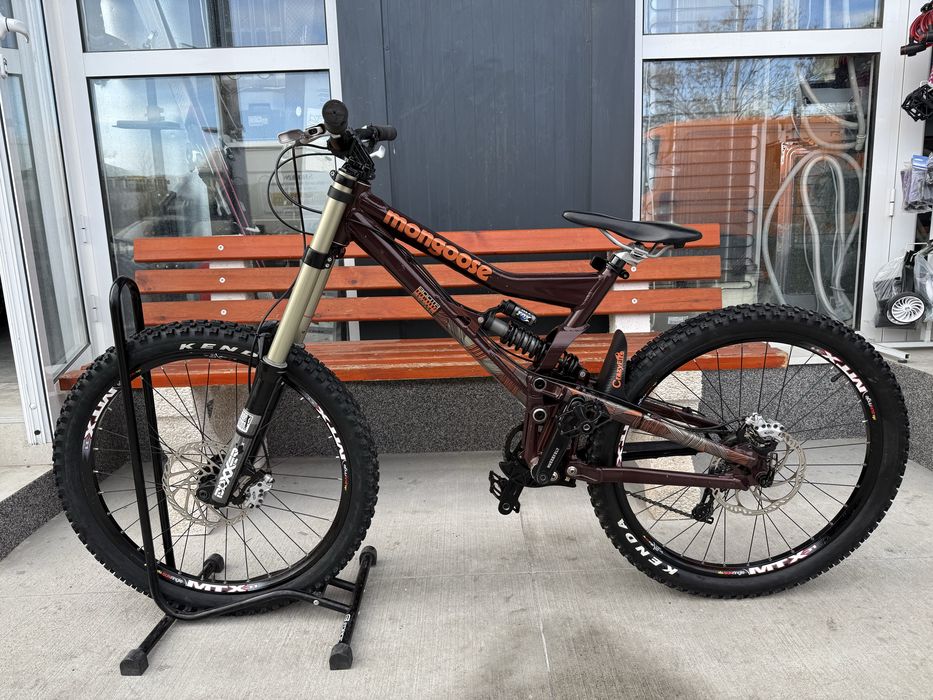 Планински велосипед Мекица DH Mongoose  за скачане. 26/M.