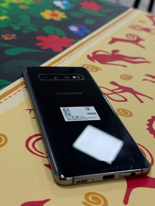 Samsung s10 срочно продам