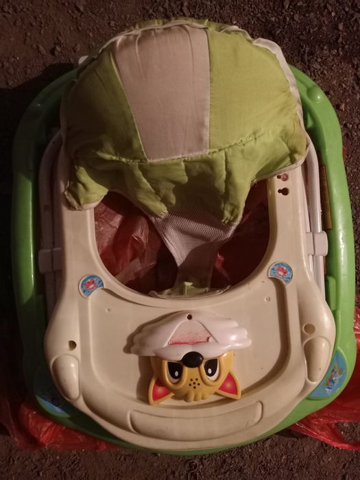 Детская коляска, ходунки и столик