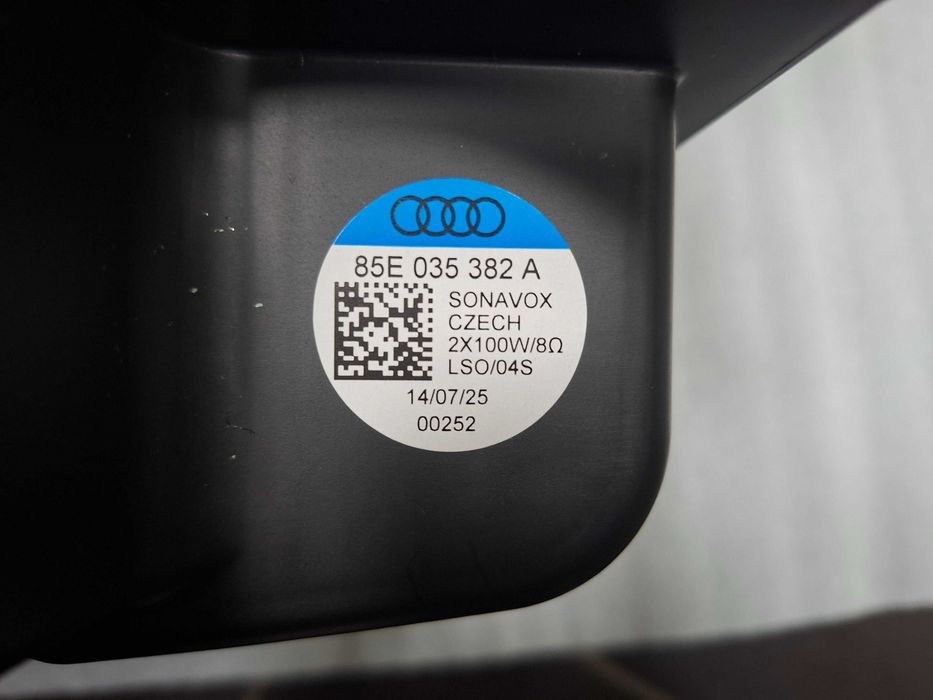 Нова Оригинална Бас Каса Ауди Bass box 85E035382A Audi A6 A4 A5 A7 A8