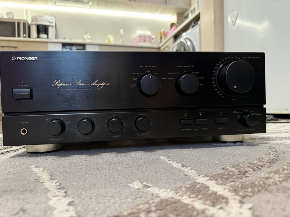 Pioneer A-676 Стерео усилвател