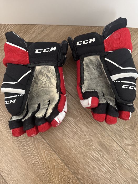 Перчатки хоккейные CCM