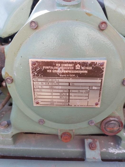 Компресор за леководолазни бутилки, 3 цилиндров