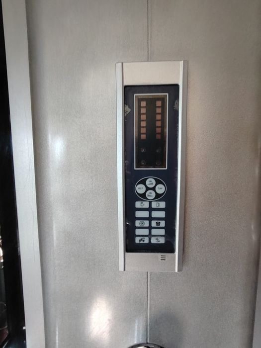 Cabină de duș cu hidromasaj și cadă