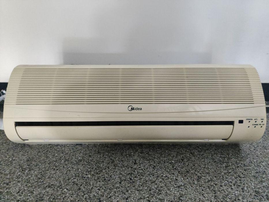 Климатик 12 дванайска Midea MSG-12HR в идеално техническо състояние!