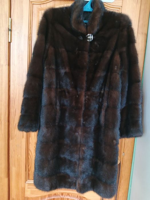 Продам норковую шубу 48 размер