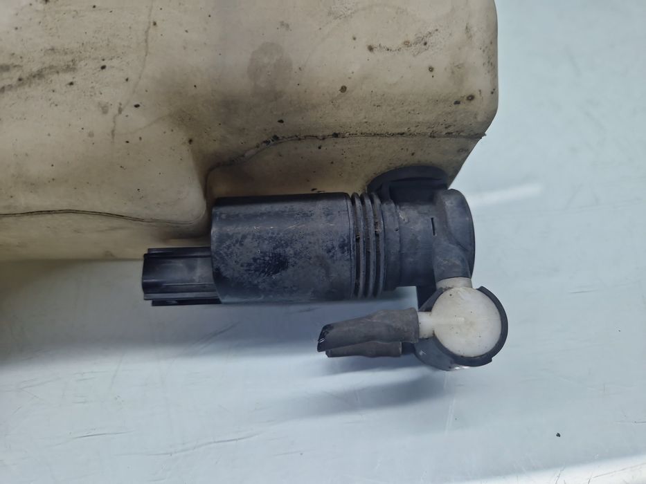 Vas lichid parbriz Ford Fiesta 6 [Fabr 2008-2019] 8A6117B613-AE