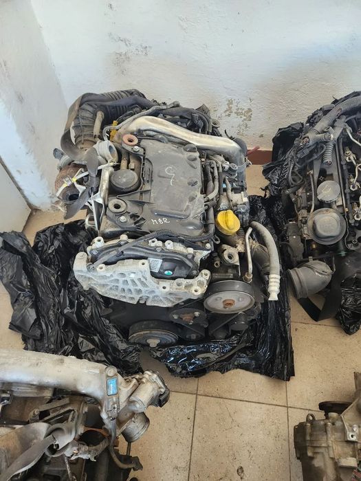 Motor M9RA802 2.0 Dci Cu Injectoare Si Pompa Renault Laguna 3 Trafic Opel Vivaro 2.0 Dci Motor M9RA
