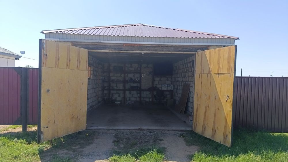 Үй сатылады, бағасы келісімді.