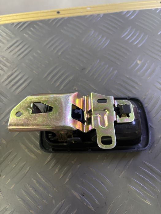 Внутренная ручка камри 10 передняя