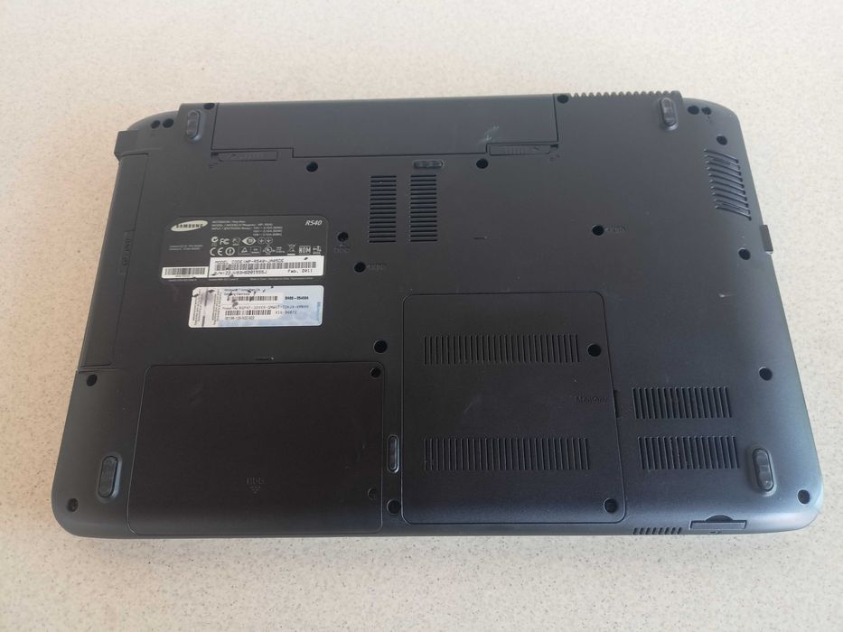 Laptop Samsung R540 display 15,6 ram 6gb I3-M380 hdd 500gb