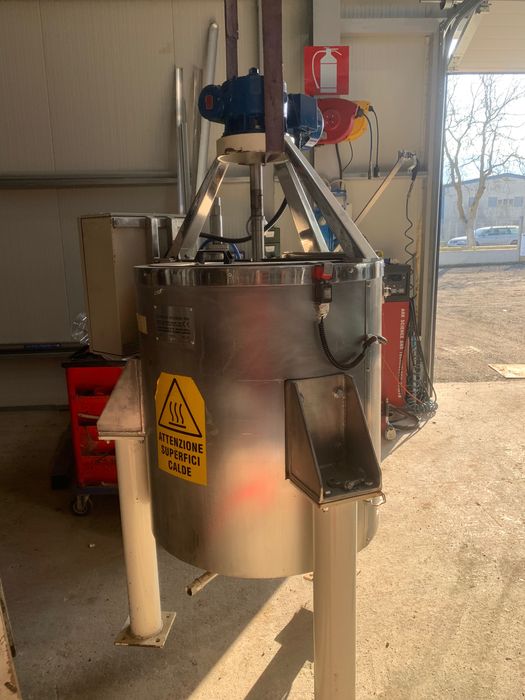 Instalatie / malaxor amestec producție lichide  / gel / cosmetice .