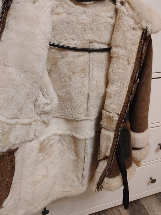 Продам дублёнку на девочку 6-7 лет