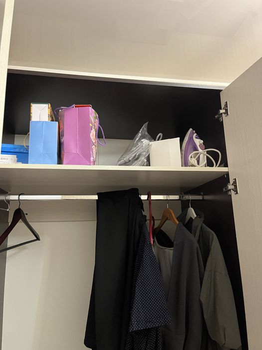 Шкаф с зеркалом