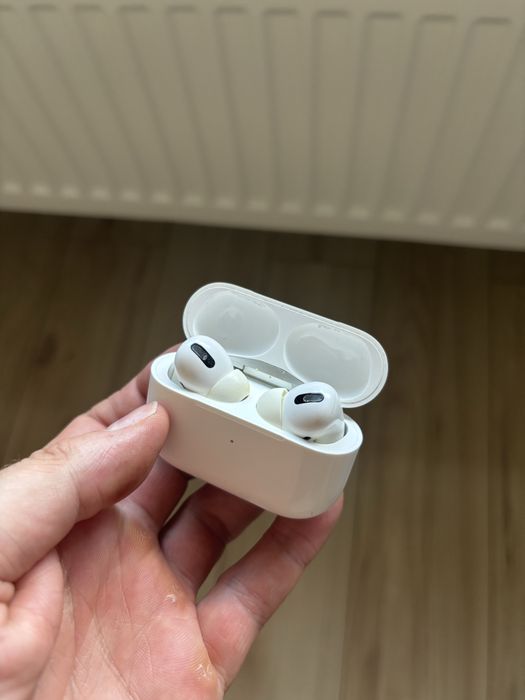 Наушники Apple AirPods Pro (1)