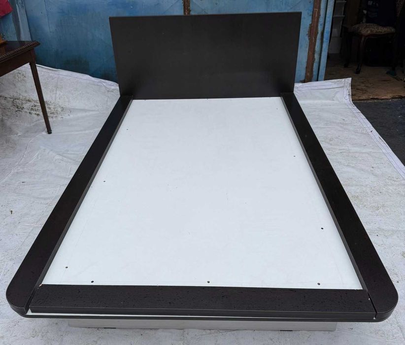 Pat dublu de mijloc; Pat cu saltea 200x140 cm
