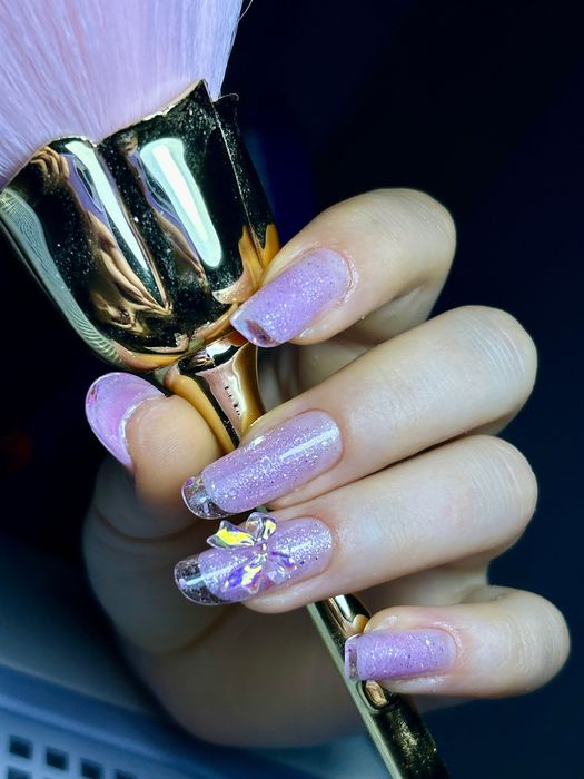 Caut fete pentru programari la manichiura - preturi accesibile