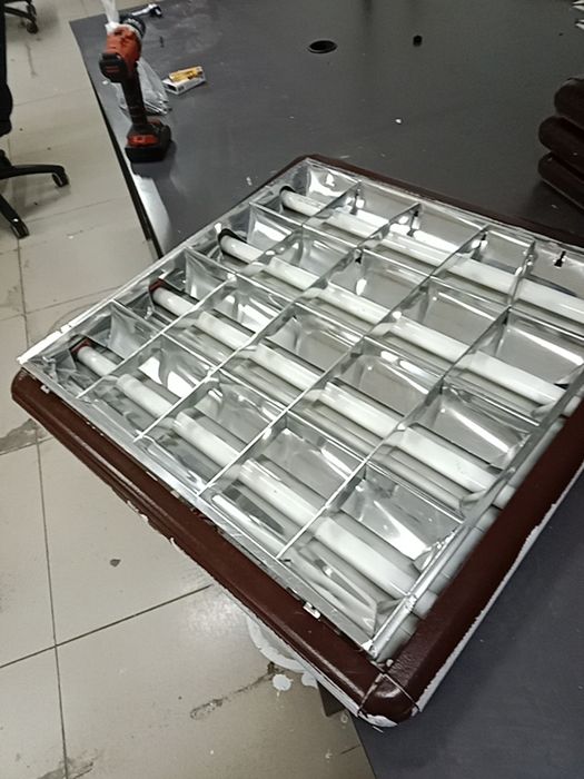 Продам люстра для офиса