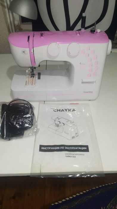 Продам новую швейную машинку Чайка в коробке