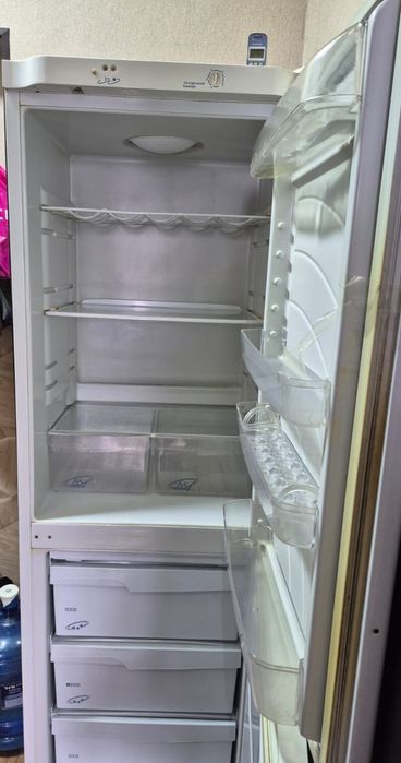 Продам отличный рабочий холодильник