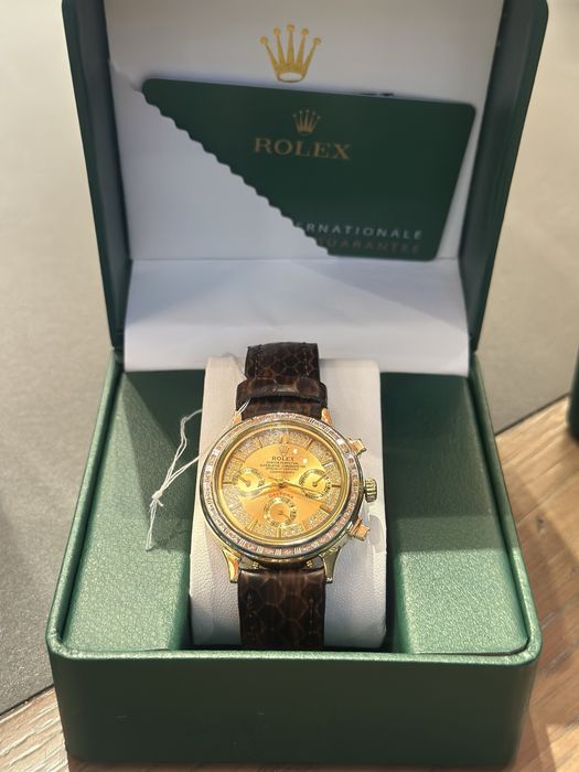 Часы золото с бриллиантами