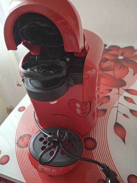 Aparat cafea cu pastile sau cafea măcinată