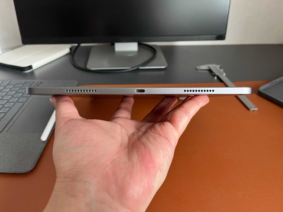 iPad Pro 12.9 M1 256 GB + Apple Pencil 2 + Logitech Combo Touch