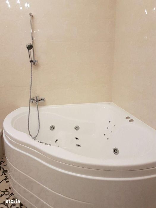 Vila lux de 5 camere cu parcare subterana în zona Bragadiru - Ghencea