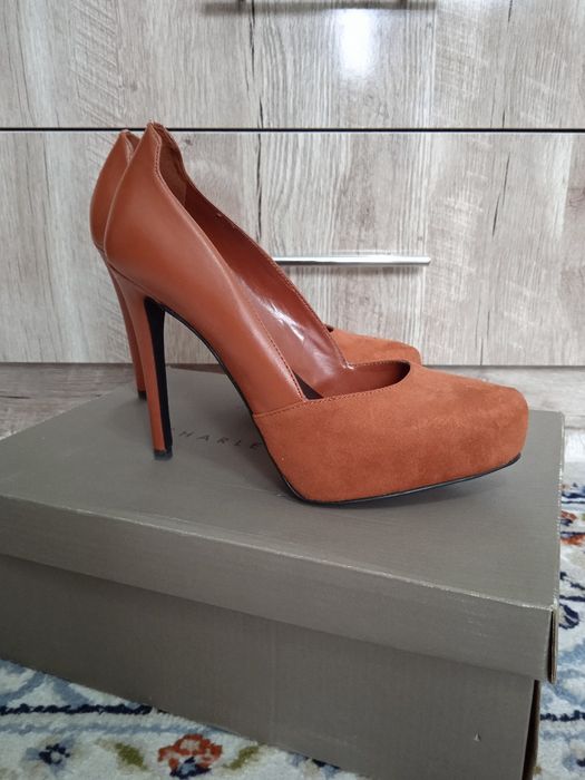 Продам женские туфли