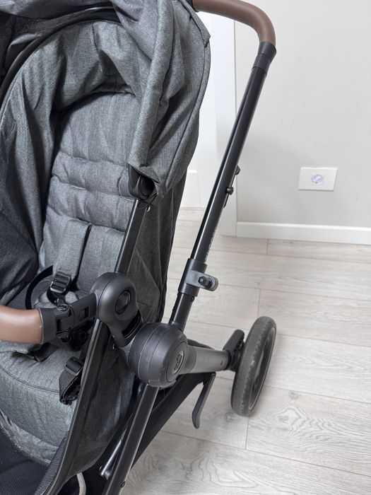 Carucior Zelia S Trio - Gri inchis Maxi Cosi