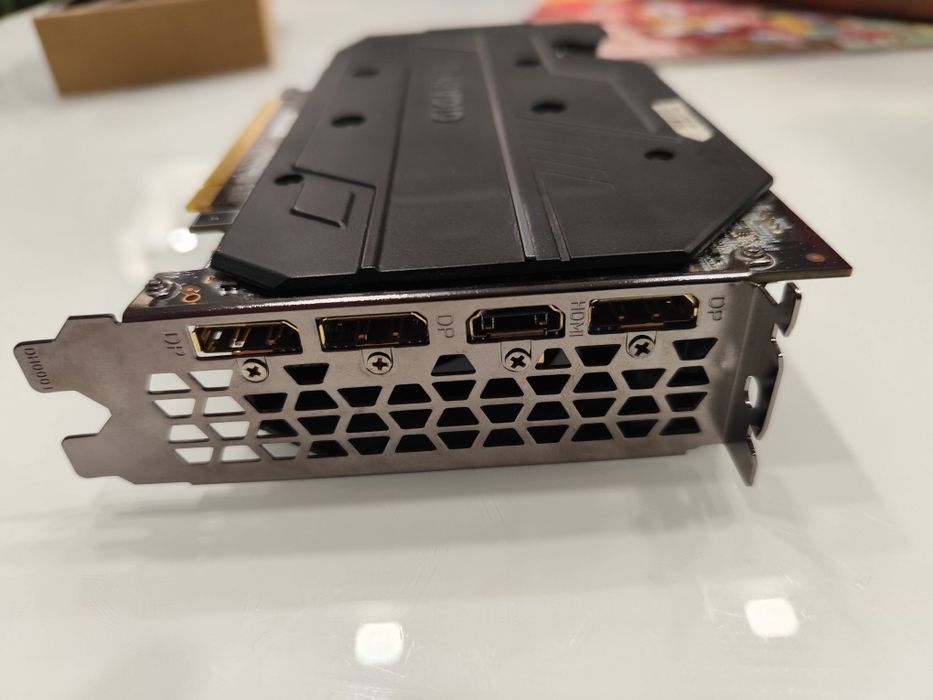 Продавам Gigabyte GeForce RTX 2060 6GB WINDFORCE 2X