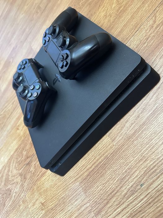 PlayStation 4 Slim 500Gb + 2 Ta pult+ Oxirgi chiqqan uyinlar